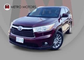 Reliable 2015 Toyota Highlander XLE hybrid with 8 seats, roof, leather interior, Apple CarPlay, and.