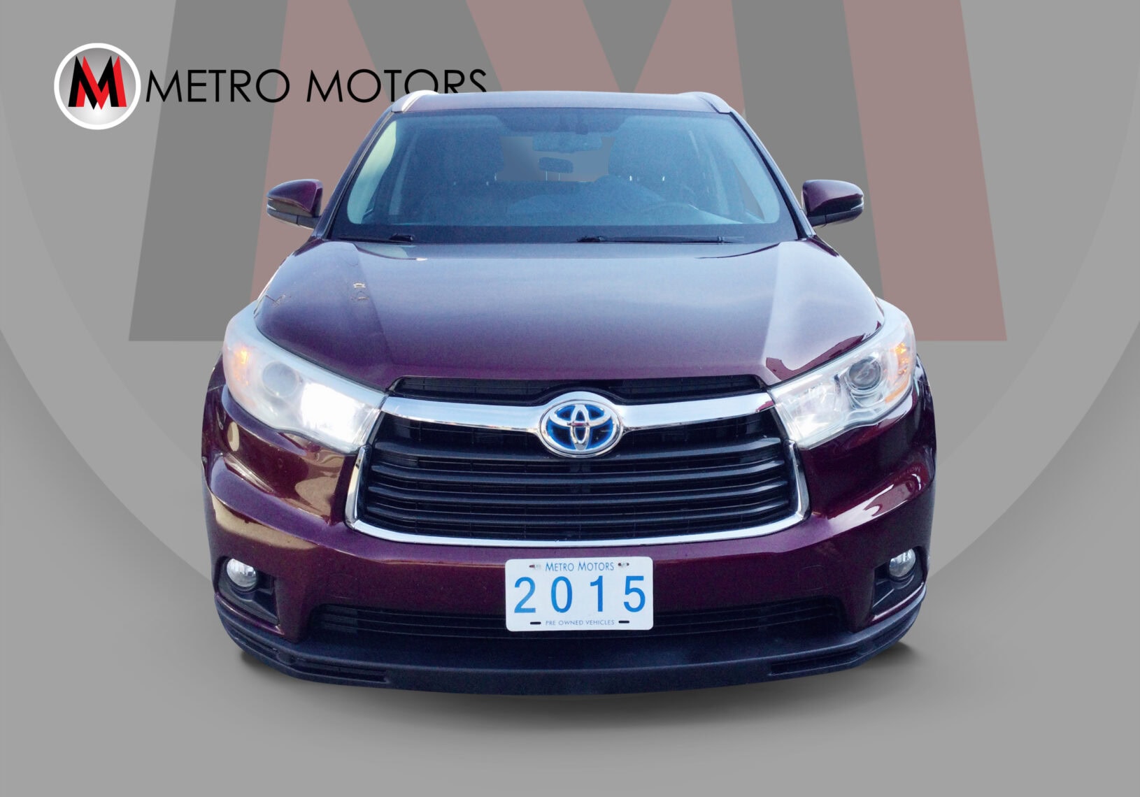 Toyota Highlander XLE 2015 with AWD, roof, leather seats, and Apple CarPlay.