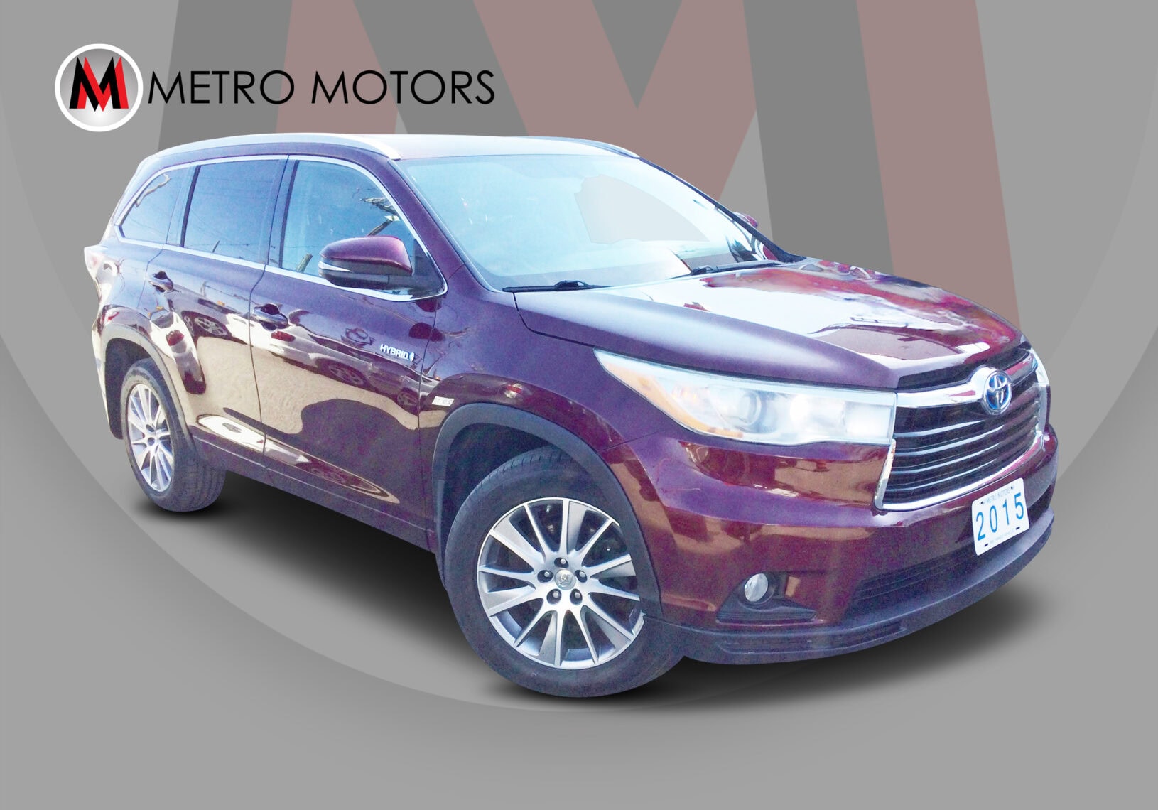 Reliable 2015 Toyota Highlander XLE hybrid with 8 seats, roof, leather interior, Apple CarPlay, and.