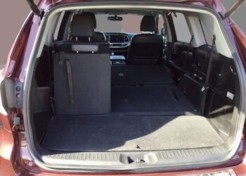 All-wheel drive SUV with spacious cargo area and foldable seats.